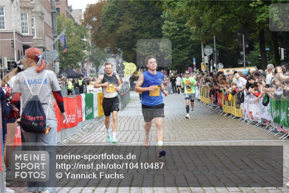 13.09.2026 - Kiel Lauf Yannick Fuchs http://msf.ph/oto/10410487 13.09.2026 09:34:20 Ziel 5332, 7743, 5040, 6681, 7588, 10069, 10864, 11791, 3679, 5815, 12278, 1246, 6681, 10069 meine-sportfotos.de