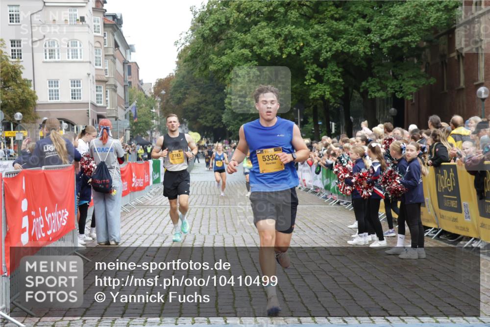 13.09.2026 - Kiel Lauf Yannick Fuchs http://msf.ph/oto/10410499 13.09.2026 09:34:23 Ziel 3679, 5332, 5815, 7743, 5040, 7588, 10069, 10864, 11791, 12278, 1246, 6681, 10069 meine-sportfotos.de