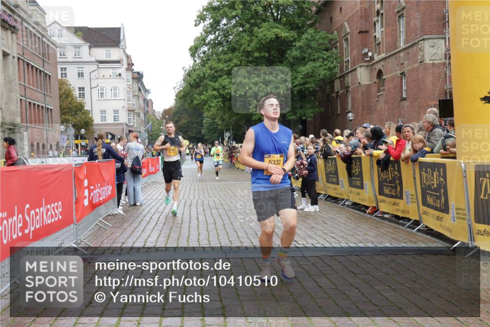 13.09.2026 - Kiel Lauf Yannick Fuchs http://msf.ph/oto/10410510 13.09.2026 09:34:23 Ziel 3679, 5332, 5815, 7743, 5040, 7588, 10069, 10864, 11791, 12278, 1246, 6681, 10069 meine-sportfotos.de