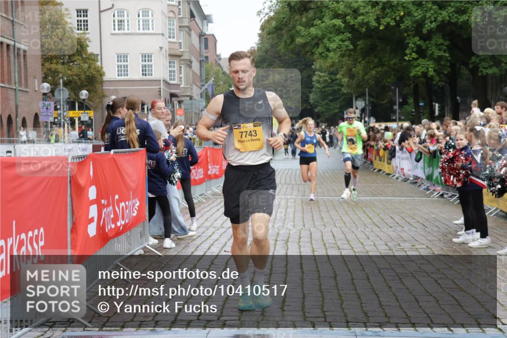 13.09.2026 - Kiel Lauf Yannick Fuchs http://msf.ph/oto/10410517 13.09.2026 09:34:24 Ziel 3679, 5332, 5815, 7743, 5040, 7588, 10864, 11791, 12278, 1246, 6681, 10069 meine-sportfotos.de