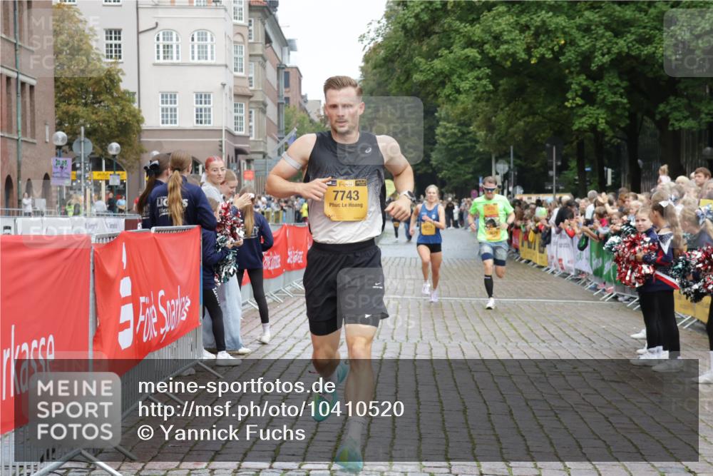 13.09.2026 - Kiel Lauf Yannick Fuchs http://msf.ph/oto/10410520 13.09.2026 09:34:25 Ziel 3679, 5332, 5815, 7743, 5040, 7588, 10864, 11791, 12278, 1246, 6681, 10069 meine-sportfotos.de