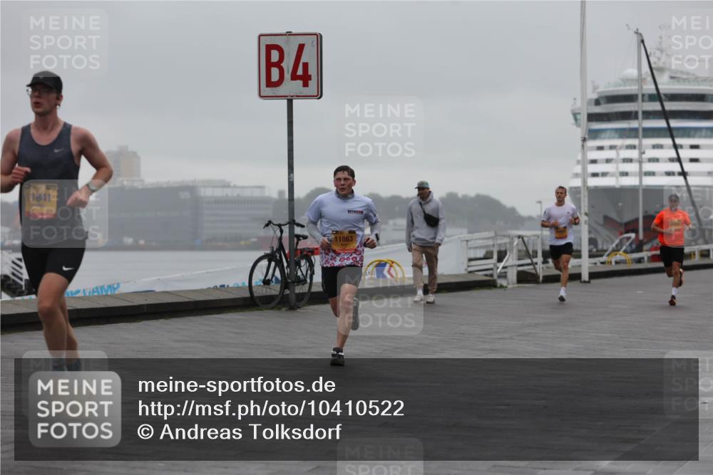 13.09.2026 - Kiel Lauf Andreas Tolksdorf http://msf.ph/oto/10410522 13.09.2026 11:43:27 Kiellinie 11841, 4, 11863 meine-sportfotos.de