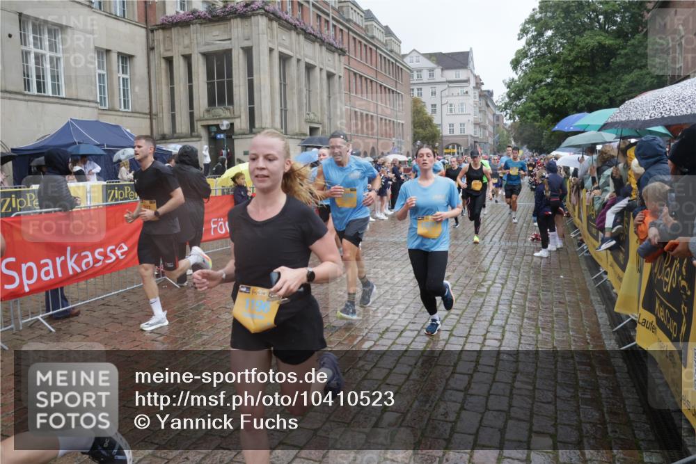 13.09.2026 - Kiel Lauf Yannick Fuchs http://msf.ph/oto/10410523 13.09.2026 10:41:18 Ziel 973, 1494, 1704, 1781, 1785, 2388, 2647, 3363, 3952, 4286, 4436, 4527, 4691, 4732, 5753, 5839, 5916, 6461, 6654, 8155, 9398, 9947, 10066, 10307, 10739, 10867, 10883, 11228, 11333, 12034, 12035, 12494, 35, 337, 393, 1342, 1427, 1781, 1971, 2052, 2096, 2499, 2561, 2818, 2825, 2892, 2898, 3257, 3415, 3464, 3535, 3841, 3952, 4131, 4431, 4624, 4662, 4712, 4797, 5043, 5319, 5388, 5509, 6301, 6340, 6504, 6565, 6793, 7405, 7499, 7615, 7655, 8246, 8955, 9349, 827, 849, 5086 meine-sportfotos.de