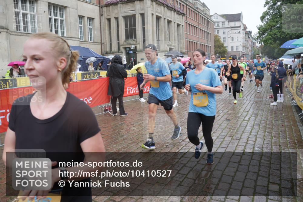 13.09.2026 - Kiel Lauf Yannick Fuchs http://msf.ph/oto/10410527 13.09.2026 10:41:18 Ziel 973, 1494, 1704, 1781, 1785, 2388, 2647, 3363, 3952, 4286, 4436, 4527, 4691, 4732, 5753, 5839, 5916, 6461, 6654, 8155, 9398, 9947, 10066, 10307, 10739, 10867, 10883, 11228, 11333, 12034, 12035, 12494, 35, 337, 393, 1342, 1427, 1781, 1971, 2052, 2096, 2499, 2561, 2818, 2825, 2892, 2898, 3257, 3415, 3464, 3535, 3841, 3952, 4131, 4431, 4624, 4662, 4712, 4797, 5043, 5319, 5388, 5509, 6301, 6340, 6504, 6565, 6793, 7405, 7499, 7615, 7655, 8246, 8955, 9349, 827, 849, 5086 meine-sportfotos.de