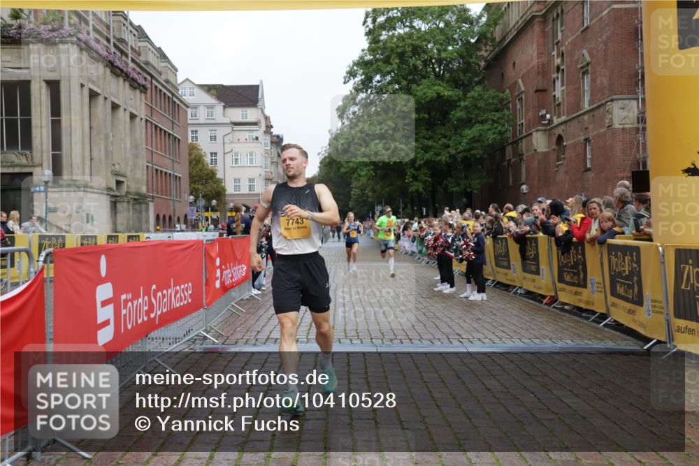 13.09.2026 - Kiel Lauf Yannick Fuchs http://msf.ph/oto/10410528 13.09.2026 09:34:26 Ziel 3679, 5332, 5815, 7743, 5040, 7588, 10864, 11791, 12278, 1246, 6681, 7588, 10069 meine-sportfotos.de