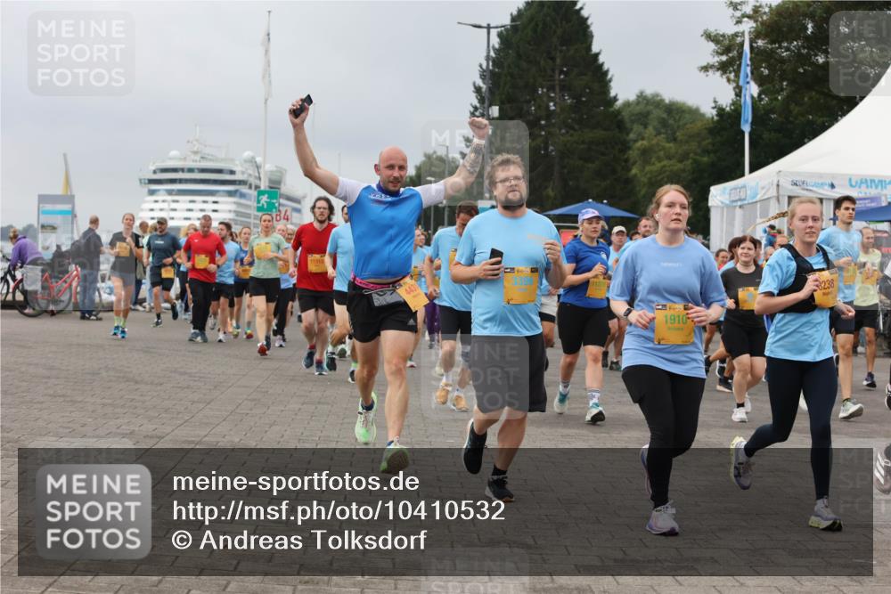 13.09.2026 - Kiel Lauf Andreas Tolksdorf http://msf.ph/oto/10410532 13.09.2026 10:01:33 Kiellinie 84, 11910, 4431, 11370, 39, 1910, 3238 meine-sportfotos.de