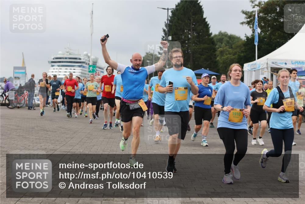 13.09.2026 - Kiel Lauf Andreas Tolksdorf http://msf.ph/oto/10410539 13.09.2026 10:01:33 Kiellinie 11910, 3399, 39, 1910, 8238 meine-sportfotos.de