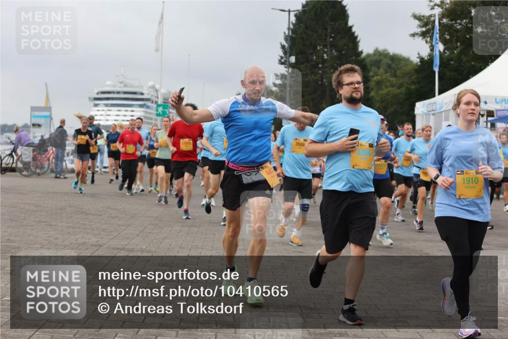 13.09.2026 - Kiel Lauf Andreas Tolksdorf http://msf.ph/oto/10410565 13.09.2026 10:01:34 Kiellinie 11910, 3508, 3399, 11370, 11940, 39, 1910 meine-sportfotos.de