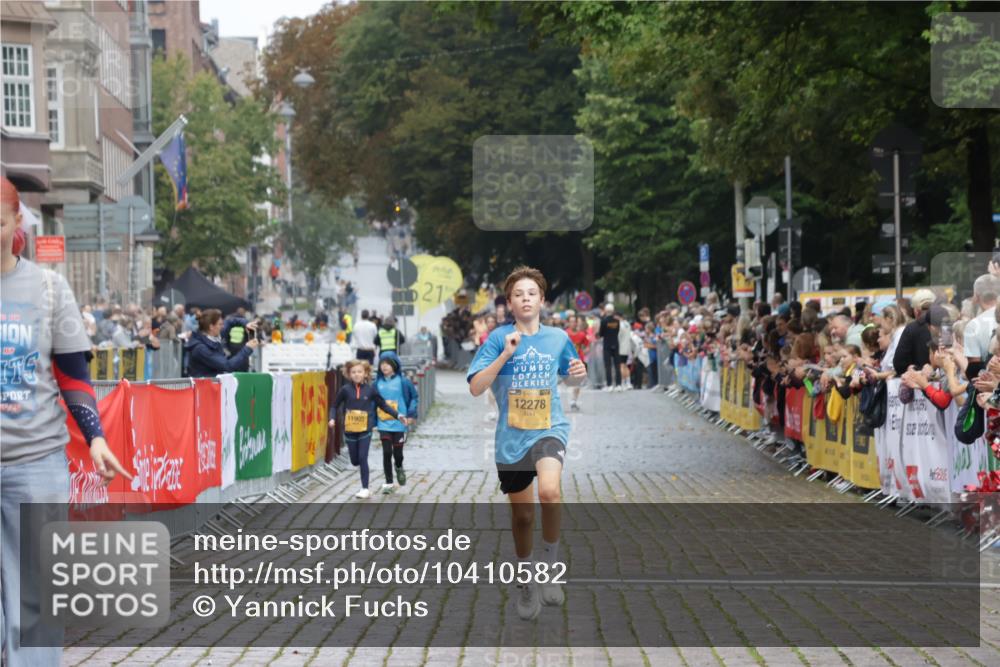 13.09.2026 - Kiel Lauf Yannick Fuchs http://msf.ph/oto/10410582 13.09.2026 09:34:38 Ziel 12278, 3679, 5040, 5332, 5815, 7743, 11791, 3168, 10461, 5040, 10864, 11791 meine-sportfotos.de