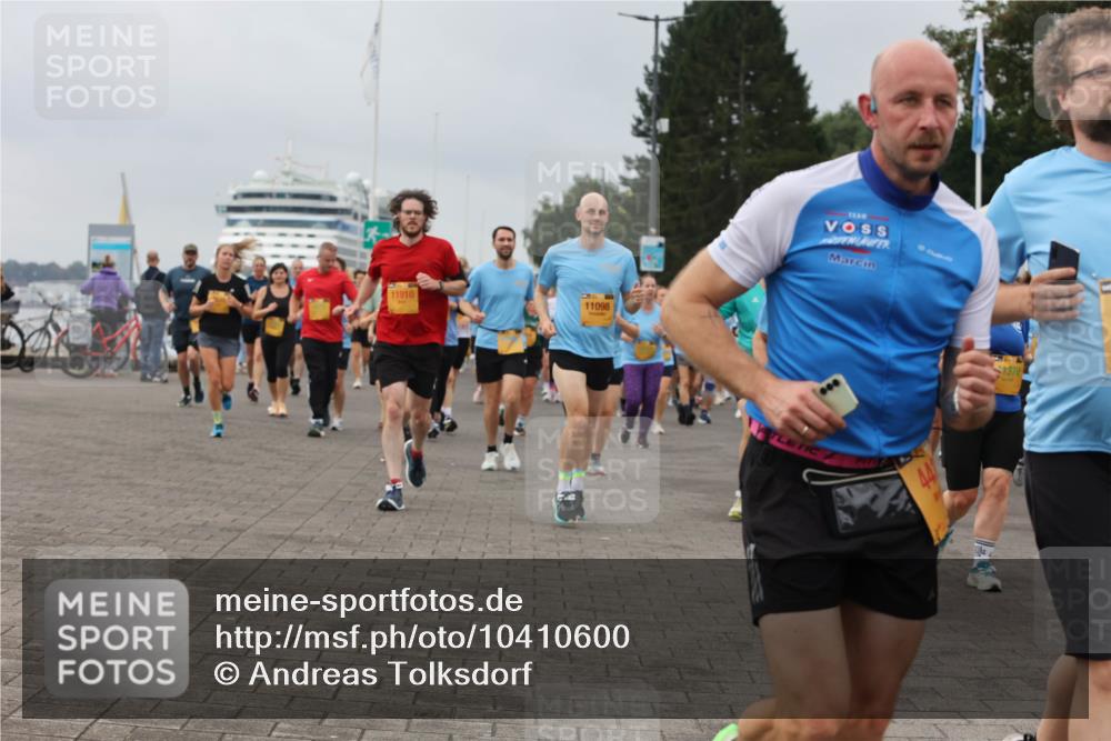 13.09.2026 - Kiel Lauf Andreas Tolksdorf http://msf.ph/oto/10410600 13.09.2026 10:01:35 Kiellinie 11910, 11098, 44, 1370 meine-sportfotos.de
