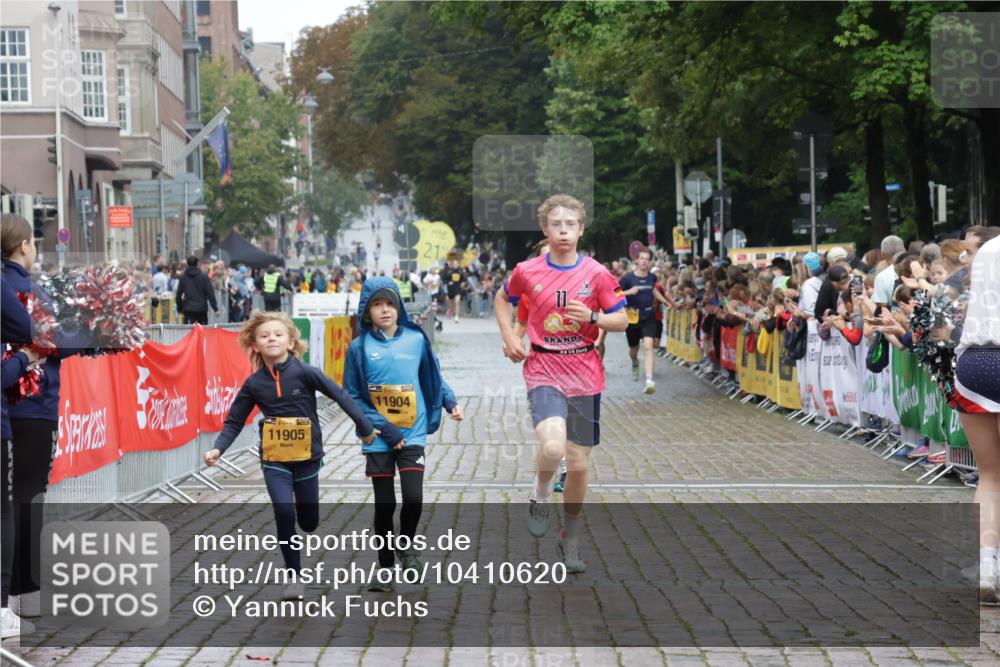 13.09.2026 - Kiel Lauf Yannick Fuchs http://msf.ph/oto/10410620 13.09.2026 09:34:51 Ziel 3168, 10461, 3679, 5332, 5815, 7743, 12278, 3766, 4361, 7414, 9380, 11719, 11904, 12484 meine-sportfotos.de