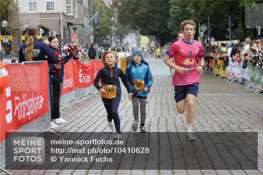13.09.2026 - Kiel Lauf Yannick Fuchs http://msf.ph/oto/10410628 13.09.2026 09:34:53 Ziel 3168, 10461, 3679, 5332, 5815, 7743, 12278, 2761, 3766, 4361, 7414, 9380, 11719, 11904, 12484, 5332 meine-sportfotos.de