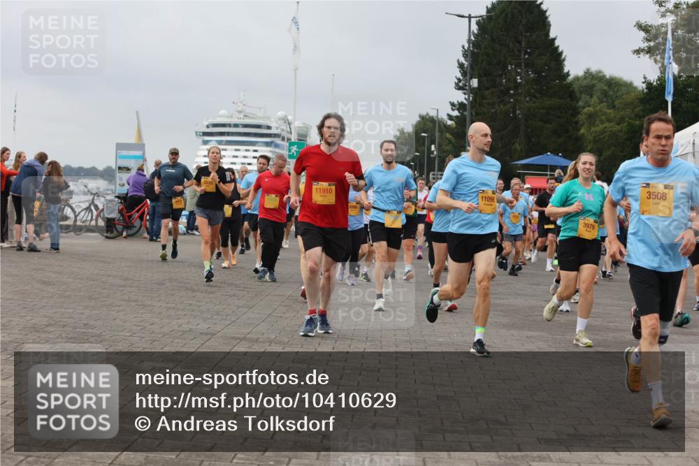 13.09.2026 - Kiel Lauf Andreas Tolksdorf http://msf.ph/oto/10410629 13.09.2026 10:01:36 Kiellinie 3508, 25, 11098, 11910, 3979 meine-sportfotos.de