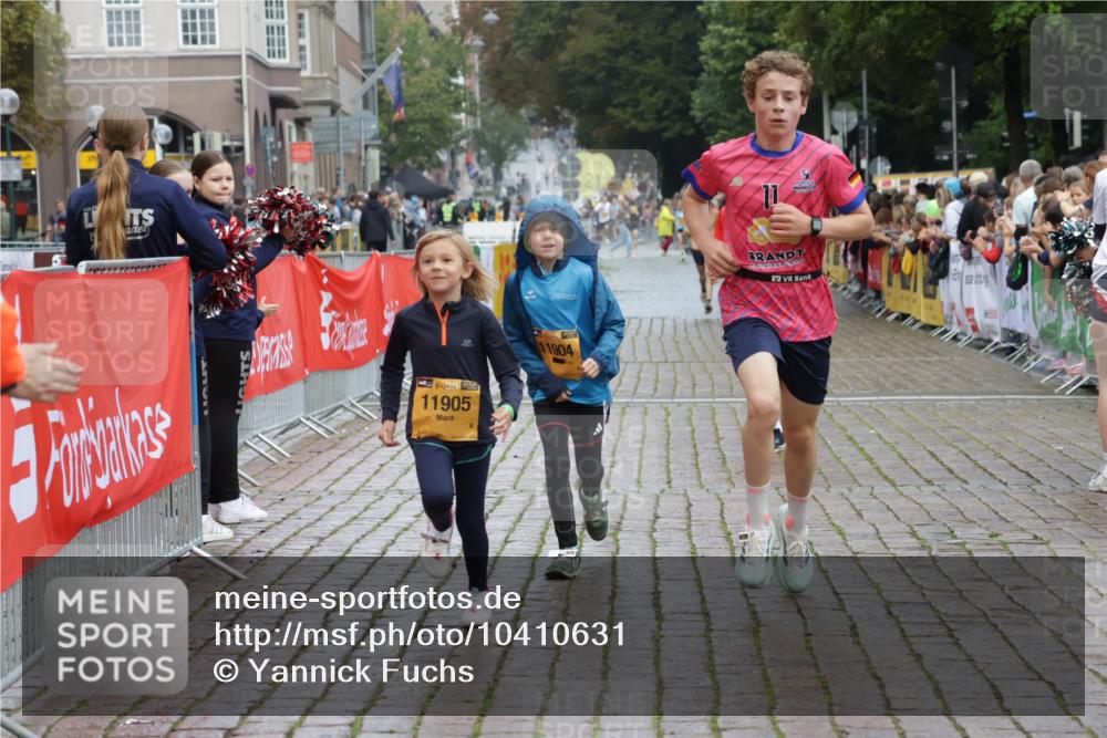 13.09.2026 - Kiel Lauf Yannick Fuchs http://msf.ph/oto/10410631 13.09.2026 09:34:53 Ziel 3168, 10461, 3679, 5332, 5815, 7743, 12278, 2761, 3766, 4361, 7414, 9380, 11719, 11904, 12484, 5332 meine-sportfotos.de