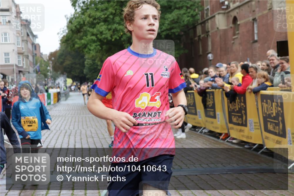13.09.2026 - Kiel Lauf Yannick Fuchs http://msf.ph/oto/10410643 13.09.2026 09:34:55 Ziel 3168, 10461, 11719, 3679, 5332, 5815, 7743, 12278, 2761, 3766, 4361, 7414, 9380, 11904, 12484, 5332 meine-sportfotos.de