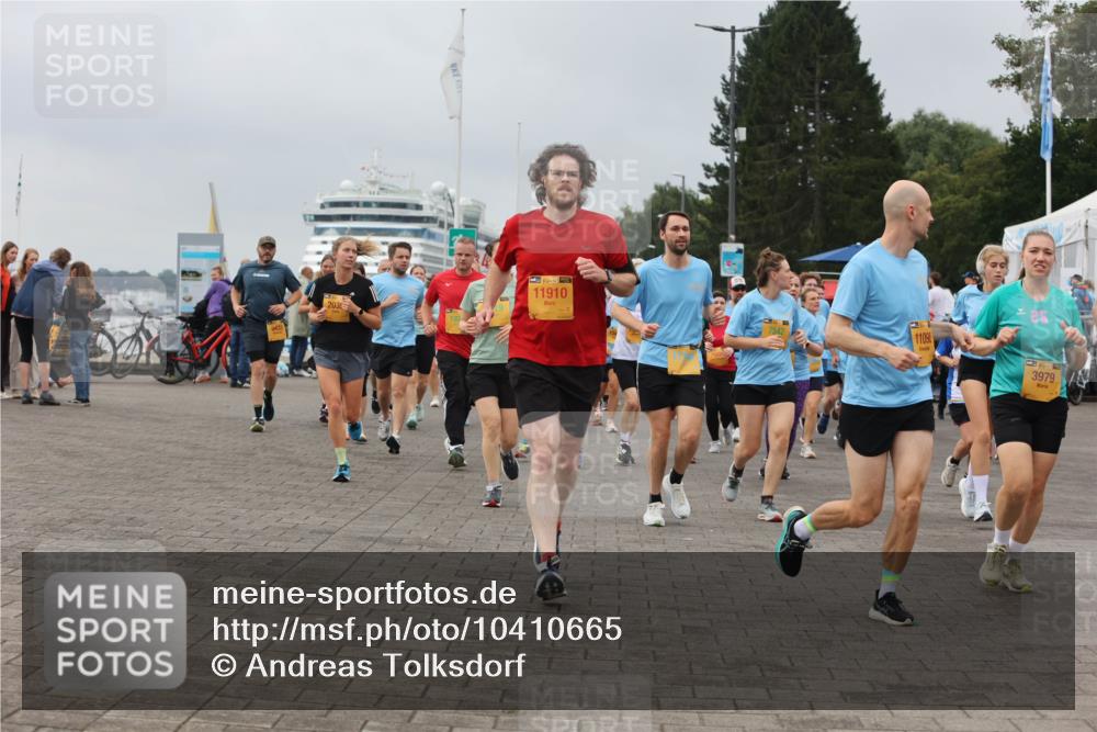 13.09.2026 - Kiel Lauf Andreas Tolksdorf http://msf.ph/oto/10410665 13.09.2026 10:01:36 Kiellinie 2035, 38, 11910, 11098, 25, 99, 3979 meine-sportfotos.de