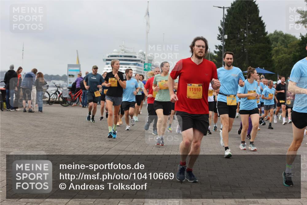 13.09.2026 - Kiel Lauf Andreas Tolksdorf http://msf.ph/oto/10410669 13.09.2026 10:01:37 Kiellinie 2035, 38, 11910, 10871 meine-sportfotos.de