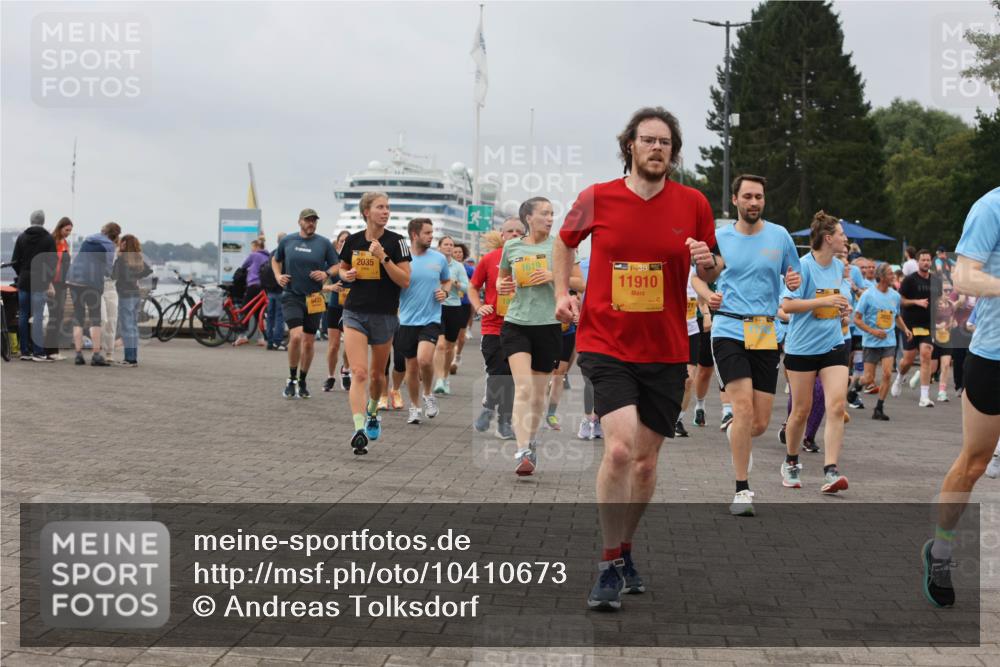 13.09.2026 - Kiel Lauf Andreas Tolksdorf http://msf.ph/oto/10410673 13.09.2026 10:01:37 Kiellinie 9433, 2035, 1619, 38, 11910, 819411 meine-sportfotos.de