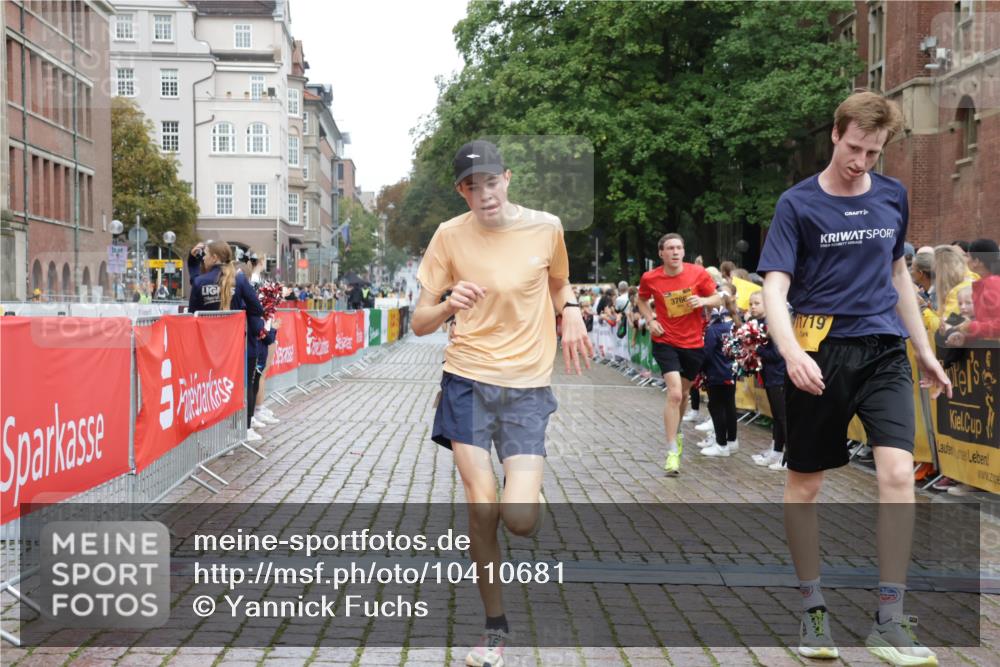 13.09.2026 - Kiel Lauf Yannick Fuchs http://msf.ph/oto/10410681 13.09.2026 09:35:04 Ziel 3766, 4361, 7414, 9380, 11719, 3168, 10461, 12278, 2761, 4638, 11904, 12484, 12832, 3679, 5815, 7743 meine-sportfotos.de