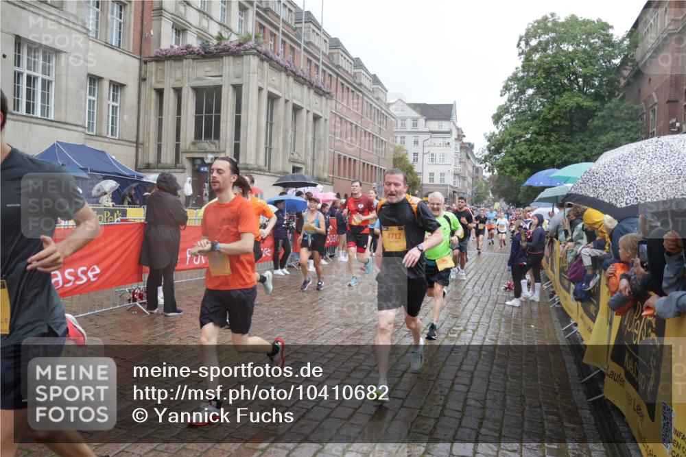 13.09.2026 - Kiel Lauf Yannick Fuchs http://msf.ph/oto/10410682 13.09.2026 10:41:27 Ziel 67, 827, 849, 1183, 1241, 1494, 1704, 1933, 2388, 2531, 2647, 3960, 4062, 4436, 4732, 4976, 5058, 5335, 5726, 5753, 5839, 6993, 9455, 9947, 10066, 10307, 10739, 10867, 10883, 11333, 11586, 11813, 12034, 12039, 35, 973, 1342, 1427, 1704, 1781, 1785, 1971, 2561, 2818, 2825, 2892, 2898, 3257, 3363, 3464, 3535, 3952, 4131, 4286, 4527, 4624, 4662, 4691, 4712, 4797, 5043, 5319, 5388, 5509, 5916, 6340, 6461, 6565, 6654, 7405, 7615, 7655, 8155, 8246, 8955, 9349, 9398, 10066 meine-sportfotos.de