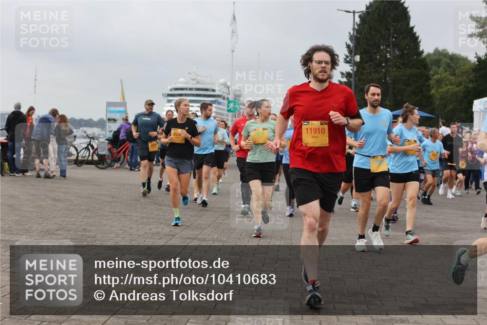 13.09.2026 - Kiel Lauf Andreas Tolksdorf http://msf.ph/oto/10410683 13.09.2026 10:01:37 Kiellinie 9433, 2035, 4, 1619, 38, 11910 meine-sportfotos.de