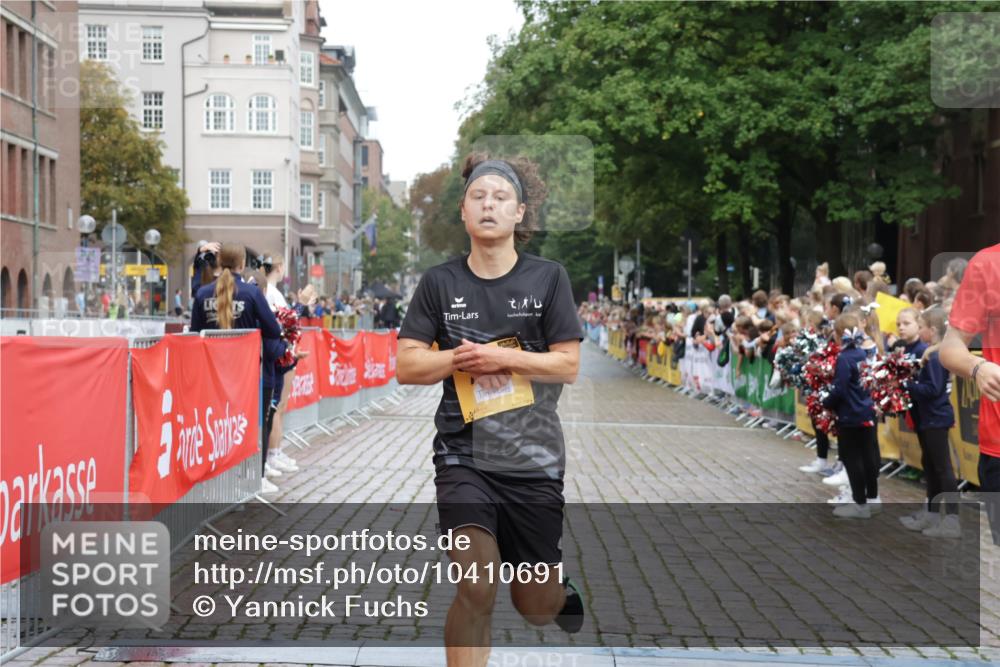 13.09.2026 - Kiel Lauf Yannick Fuchs http://msf.ph/oto/10410691 13.09.2026 09:35:06 Ziel 3766, 4361, 7414, 9380, 11719, 11904, 12484, 3168, 10461, 12278, 2761, 4638, 12832, 3679, 5815, 7743 meine-sportfotos.de