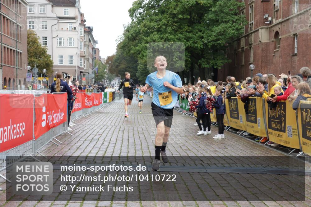 13.09.2026 - Kiel Lauf Yannick Fuchs http://msf.ph/oto/10410722 13.09.2026 09:35:09 Ziel 2761, 3766, 4361, 7414, 9380, 11719, 11904, 12484, 3168, 10461, 12278, 4589, 4638, 12832 meine-sportfotos.de