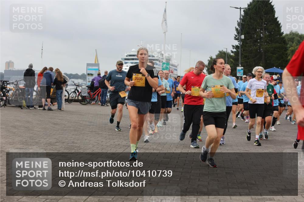 13.09.2026 - Kiel Lauf Andreas Tolksdorf http://msf.ph/oto/10410739 13.09.2026 10:01:38 Kiellinie 9433, 3, 2035, 1973, 161, 10871 meine-sportfotos.de