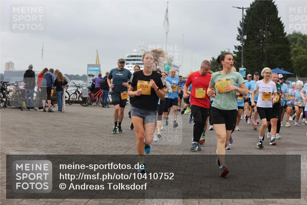 13.09.2026 - Kiel Lauf Andreas Tolksdorf http://msf.ph/oto/10410752 13.09.2026 10:01:39 Kiellinie 9433, 2035, 1619, 802, 1973, 10871 meine-sportfotos.de