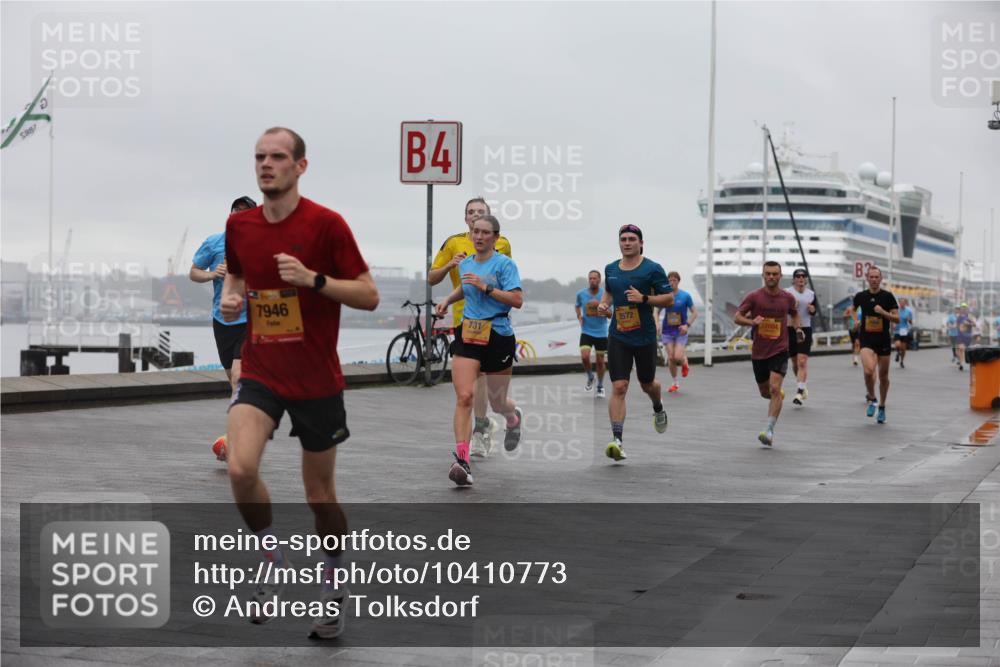 13.09.2026 - Kiel Lauf Andreas Tolksdorf http://msf.ph/oto/10410773 13.09.2026 11:43:41 Kiellinie 881, 7946, 4, 2572, 731, 12604, 3 meine-sportfotos.de