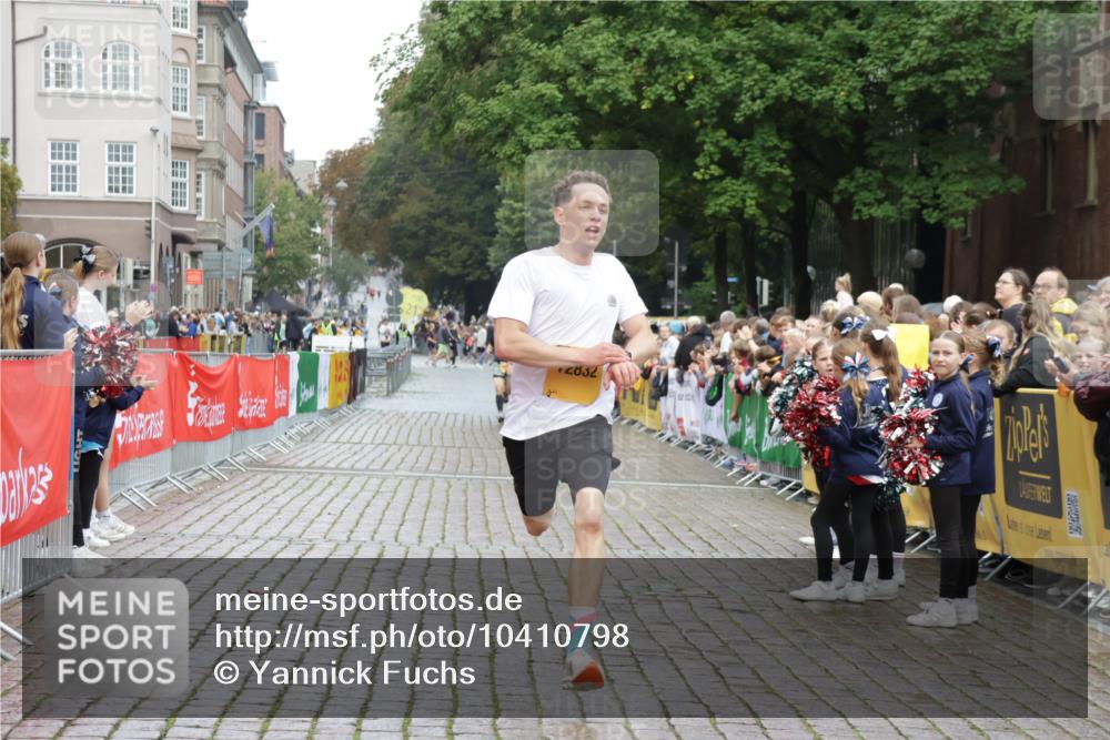 13.09.2026 - Kiel Lauf Yannick Fuchs http://msf.ph/oto/10410798 13.09.2026 09:35:19 Ziel 2761, 4638, 11904, 12484, 12832, 3168, 3766, 4361, 7414, 9380, 10461, 11719, 4589, 12278 meine-sportfotos.de