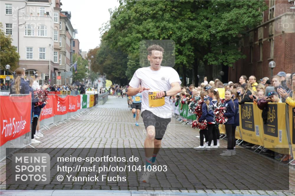 13.09.2026 - Kiel Lauf Yannick Fuchs http://msf.ph/oto/10410803 13.09.2026 09:35:19 Ziel 2761, 4638, 11904, 12484, 12832, 3168, 3766, 4361, 7414, 9380, 10461, 11719, 4589, 12278 meine-sportfotos.de