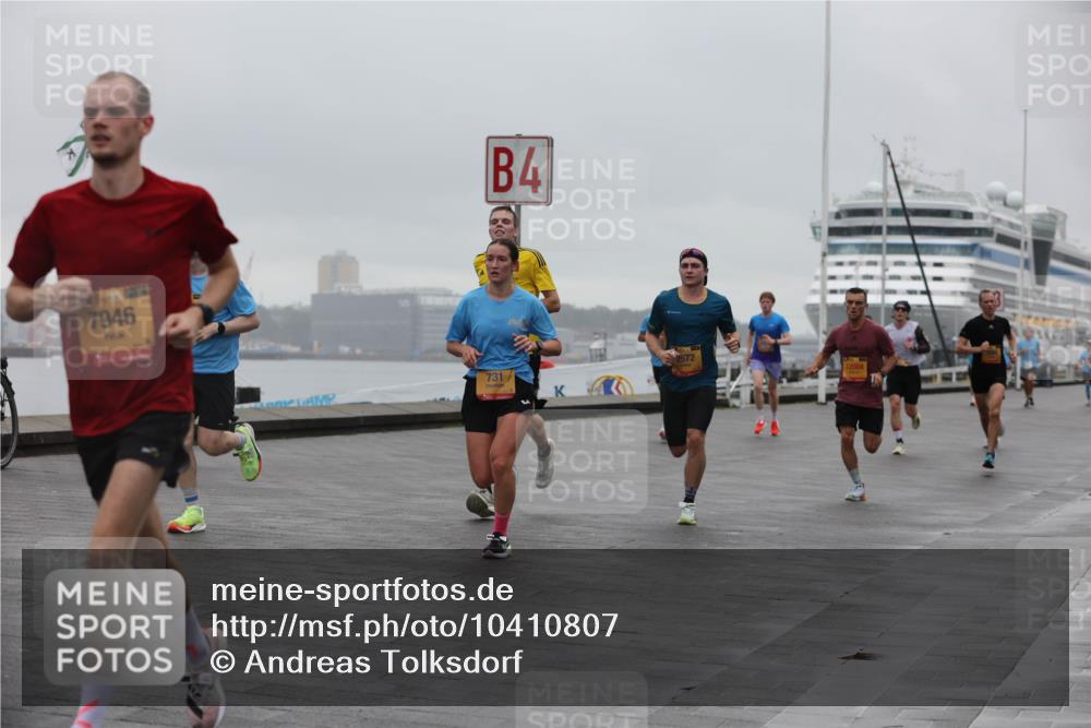 13.09.2026 - Kiel Lauf Andreas Tolksdorf http://msf.ph/oto/10410807 13.09.2026 11:43:42 Kiellinie 7946, 4, 731, 2572, 12604 meine-sportfotos.de