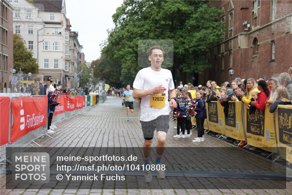 13.09.2026 - Kiel Lauf Yannick Fuchs http://msf.ph/oto/10410808 13.09.2026 09:35:19 Ziel 2761, 4638, 11904, 12484, 12832, 3168, 3766, 4361, 7414, 9380, 10461, 11719, 4589, 12278 meine-sportfotos.de