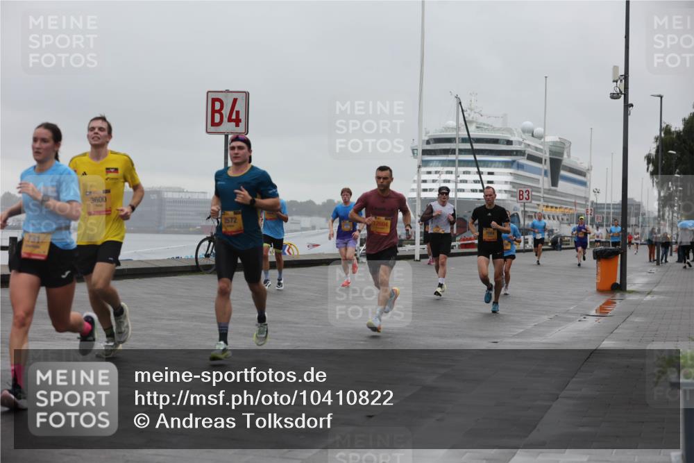 13.09.2026 - Kiel Lauf Andreas Tolksdorf http://msf.ph/oto/10410822 13.09.2026 11:43:43 Kiellinie 731, 3600, 4, 2572, 12604, 3, 922 meine-sportfotos.de