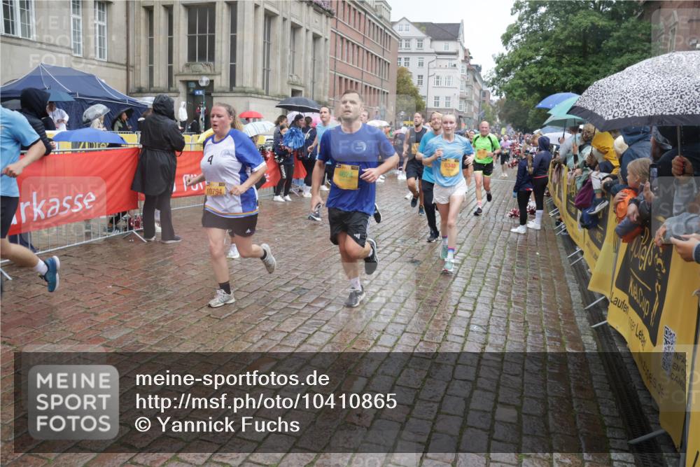 13.09.2026 - Kiel Lauf Yannick Fuchs http://msf.ph/oto/10410865 13.09.2026 10:41:35 Ziel 67, 214, 604, 811, 827, 849, 1183, 1241, 1772, 2387, 2531, 2532, 3329, 3330, 4959, 4976, 5058, 5108, 5335, 5726, 6993, 9369, 9455, 9567, 10273, 10575, 10579, 11461, 11484, 11586, 11610, 11813, 12039, 12419, 67, 973, 1494, 1704, 1781, 1785, 1933, 2388, 2647, 2825, 2892, 2898, 3363, 3464, 3952, 3960, 4062, 4286, 4436, 4527, 4624, 4662, 4691, 4732, 4797, 5726, 5753, 5839, 5916, 6340, 6461, 6565, 6654, 7405, 7615, 8155, 8246, 9349, 9398, 9947, 10066, 10307 meine-sportfotos.de
