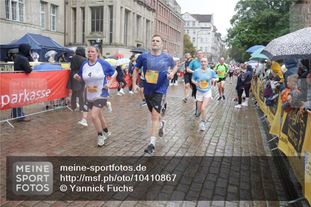 13.09.2026 - Kiel Lauf Yannick Fuchs http://msf.ph/oto/10410867 13.09.2026 10:41:36 Ziel 214, 604, 811, 827, 849, 1183, 1241, 1445, 1772, 2387, 2531, 2532, 3249, 3329, 3330, 4959, 4976, 5058, 5108, 5335, 6993, 9369, 9395, 9455, 9567, 10273, 10575, 10579, 11461, 11484, 11586, 11610, 11813, 12039, 12419, 67, 849, 973, 1494, 1704, 1781, 1785, 1933, 2388, 2647, 2825, 2892, 3363, 3952, 3960, 4062, 4286, 4436, 4527, 4624, 4662, 4691, 4732, 4797, 5335, 5726, 5753, 5839, 5916, 6340, 6461, 6565, 6654, 6993, 7405, 7615, 8155, 9349, 9398, 9947, 10066, 10307 meine-sportfotos.de