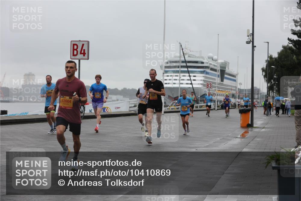 13.09.2026 - Kiel Lauf Andreas Tolksdorf http://msf.ph/oto/10410869 13.09.2026 11:43:44 Kiellinie 9464, 12604, 4, 7084, 3 meine-sportfotos.de