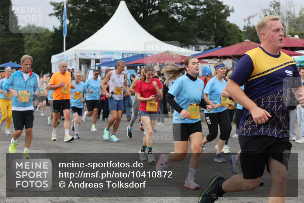 13.09.2026 - Kiel Lauf Andreas Tolksdorf http://msf.ph/oto/10410872 13.09.2026 10:01:46 Kiellinie 8622, 8345, 3886, 6631 meine-sportfotos.de