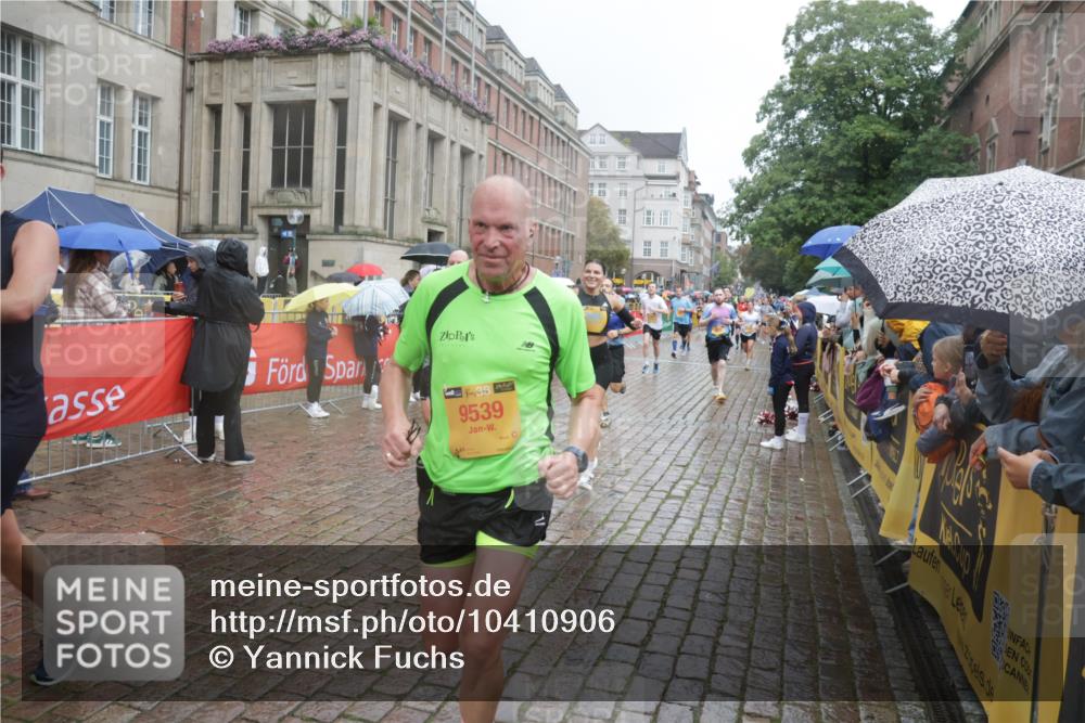 13.09.2026 - Kiel Lauf Yannick Fuchs http://msf.ph/oto/10410906 13.09.2026 10:41:38 Ziel 214, 604, 811, 827, 1183, 1241, 1445, 1772, 2387, 2532, 3249, 3329, 3330, 4959, 4976, 5058, 5108, 9369, 9395, 9567, 10273, 10575, 10579, 10960, 11336, 11461, 11484, 11586, 11610, 11813, 11858, 12039, 12419, 67, 849, 973, 1494, 1704, 1781, 1785, 1933, 2388, 2531, 2647, 2825, 2892, 3363, 3952, 3960, 4062, 4286, 4436, 4527, 4662, 4691, 4732, 4797, 5335, 5726, 5753, 5839, 5916, 6340, 6461, 6565, 6654, 6993, 7405, 7615, 8155, 9349, 9398, 9947, 10066, 10307 meine-sportfotos.de
