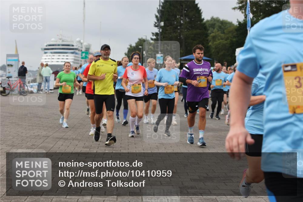 13.09.2026 - Kiel Lauf Andreas Tolksdorf http://msf.ph/oto/10410959 13.09.2026 10:01:50 Kiellinie 5668, 6332, 3 meine-sportfotos.de