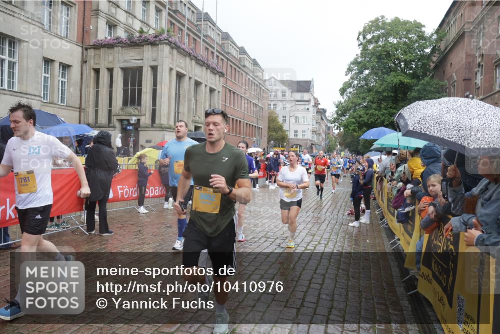 13.09.2026 - Kiel Lauf Yannick Fuchs http://msf.ph/oto/10410976 13.09.2026 10:41:42 Ziel 214, 604, 698, 811, 1445, 1507, 1772, 2387, 2532, 2927, 3249, 3329, 3330, 3351, 4895, 4959, 5108, 5158, 6165, 6960, 7363, 7403, 8151, 9364, 9369, 9395, 9567, 10273, 10575, 10579, 10960, 11336, 11461, 11484, 11530, 11610, 11858, 12419, 67, 827, 849, 973, 1183, 1241, 1494, 1704, 1781, 1785, 1933, 2388, 2531, 2647, 2825, 3363, 3952, 3960, 4062, 4286, 4436, 4527, 4691, 4732, 4976, 5058, 5335, 5726, 5753, 5839, 5916, 6461, 6654, 6993, 8155, 9349, 9398, 9947, 10066, 10307 meine-sportfotos.de