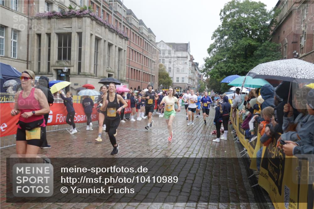 13.09.2026 - Kiel Lauf Yannick Fuchs http://msf.ph/oto/10410989 13.09.2026 10:41:47 Ziel 214, 698, 811, 1206, 1330, 1445, 1507, 1772, 2387, 2547, 2927, 3249, 3330, 3351, 4895, 4959, 5108, 5158, 6165, 6564, 6960, 7363, 7403, 8151, 8937, 9364, 9369, 9395, 9526, 10273, 10575, 10960, 11336, 11461, 11484, 11530, 11610, 11659, 11858, 12419, 67, 214, 604, 827, 849, 1183, 1241, 1494, 1704, 1772, 1785, 1933, 2388, 2531, 2532, 2647, 3329, 3330, 3363, 3960, 4062, 4436, 4527, 4732, 4976, 5058, 5335, 5726, 5753, 5839, 6461, 6654, 6993, 8155, 9398, 9947, 10066, 10307, 150 meine-sportfotos.de