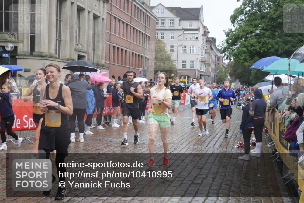 13.09.2026 - Kiel Lauf Yannick Fuchs http://msf.ph/oto/10410995 13.09.2026 10:41:48 Ziel 698, 811, 1206, 1330, 1445, 1507, 2013, 2387, 2547, 2927, 3249, 3351, 4559, 4895, 4959, 5108, 5158, 6165, 6564, 6960, 7363, 7403, 8151, 8937, 9364, 9395, 9526, 10273, 10589, 10790, 10960, 11336, 11461, 11484, 11530, 11659, 11858, 11916, 12419, 67, 214, 604, 827, 849, 1183, 1241, 1494, 1704, 1772, 1785, 1933, 2388, 2531, 2532, 2647, 3329, 3330, 3363, 3960, 4062, 4436, 4732, 4976, 5058, 5335, 5726, 5753, 5839, 6461, 6654, 6993, 8155, 9398, 9947, 10066, 10307, 150 meine-sportfotos.de