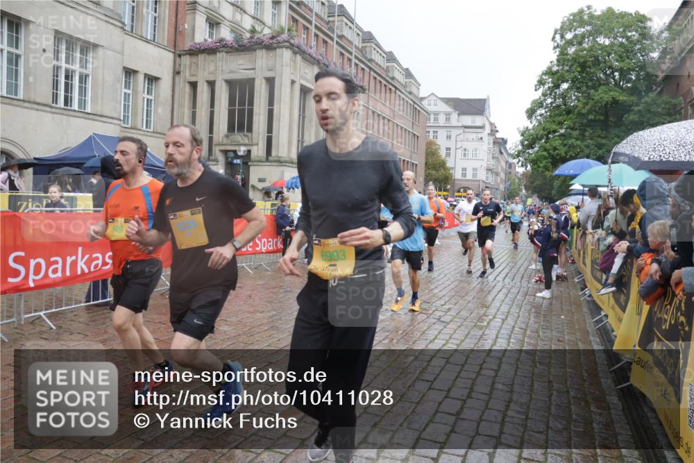 13.09.2026 - Kiel Lauf Yannick Fuchs http://msf.ph/oto/10411028 13.09.2026 10:42:00 Ziel 580, 1206, 1416, 1755, 2013, 2375, 2535, 2547, 2667, 2819, 3188, 3212, 3372, 3985, 4559, 4604, 5265, 5322, 5749, 6175, 6236, 6656, 6917, 7051, 7923, 8547, 8549, 8937, 8981, 9147, 9391, 9526, 9595, 9912, 9920, 10589, 10725, 10790, 10877, 11021, 11659, 11916, 12639, 67, 214, 604, 698, 811, 827, 849, 1183, 1241, 1330, 1445, 1507, 1772, 2387, 2531, 2532, 2927, 3249, 3329, 3330, 3351, 4895, 4959, 4976, 5058, 5108, 5158, 5335, 5726, 6165, 6564, 6960, 6993, 150, 239 meine-sportfotos.de