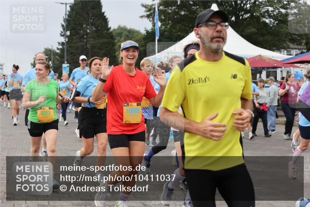 13.09.2026 - Kiel Lauf Andreas Tolksdorf http://msf.ph/oto/10411037 13.09.2026 10:01:52 Kiellinie 38, 6882, 38, 10805, 796 meine-sportfotos.de