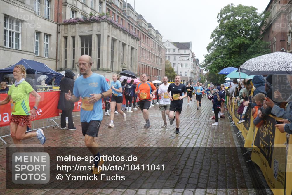 13.09.2026 - Kiel Lauf Yannick Fuchs http://msf.ph/oto/10411041 13.09.2026 10:42:01 Ziel 150, 580, 1206, 1416, 1755, 2013, 2375, 2535, 2547, 2667, 2819, 3188, 3212, 3372, 3985, 4399, 4559, 4604, 5265, 5322, 5669, 5749, 6175, 6236, 6656, 6917, 7051, 7923, 8547, 8549, 8937, 8981, 9147, 9391, 9595, 9912, 9920, 10452, 10589, 10725, 10790, 10877, 11021, 11659, 11916, 12639, 214, 604, 698, 811, 827, 849, 1183, 1206, 1241, 1330, 1445, 1507, 1772, 2387, 2531, 2532, 2547, 2927, 3249, 3329, 3330, 3351, 4895, 4959, 4976, 5058, 5108, 5158, 5335, 6165, 6564, 6960, 6993, 239 meine-sportfotos.de