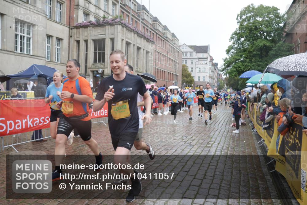 13.09.2026 - Kiel Lauf Yannick Fuchs http://msf.ph/oto/10411057 13.09.2026 10:42:03 Ziel 150, 580, 1416, 1755, 2013, 2375, 2535, 2665, 2667, 2819, 3188, 3212, 3372, 3985, 4399, 4475, 4513, 4559, 4604, 5265, 5322, 5669, 5749, 6175, 6236, 6587, 6656, 6917, 7051, 7923, 8547, 8549, 8981, 9147, 9391, 9595, 9912, 9920, 10452, 10589, 10725, 10790, 10877, 11021, 11916, 12639, 214, 604, 698, 811, 827, 1183, 1206, 1241, 1330, 1445, 1507, 1772, 2013, 2387, 2532, 2547, 2927, 3249, 3329, 3330, 3351, 4559, 4895, 4959, 4976, 5058, 5108, 5158, 6165, 6564, 6960, 239, 2224, 2314 meine-sportfotos.de
