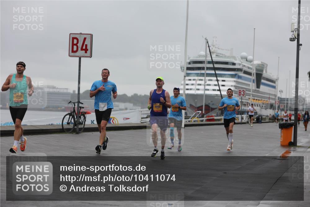 13.09.2026 - Kiel Lauf Andreas Tolksdorf http://msf.ph/oto/10411074 13.09.2026 11:43:54 Kiellinie 1510, 4, 6992, 4280, 11817, 3 meine-sportfotos.de