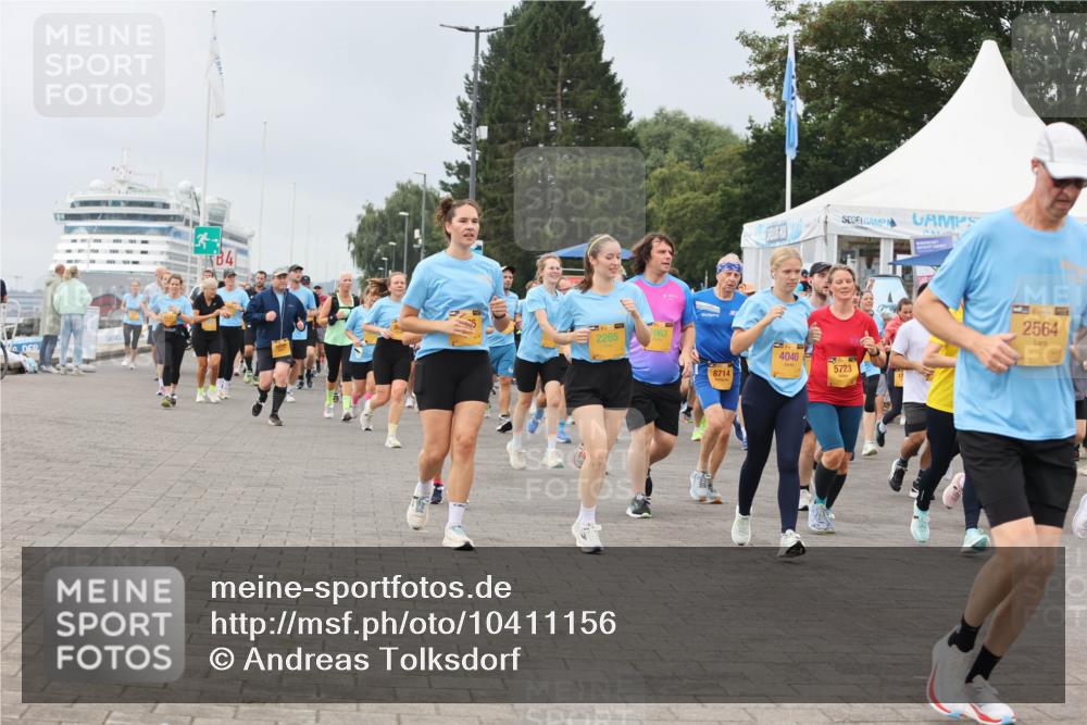 13.09.2026 - Kiel Lauf Andreas Tolksdorf http://msf.ph/oto/10411156 13.09.2026 10:01:56 Kiellinie 2265, 063, 8714, 4040, 5723, 2564 meine-sportfotos.de